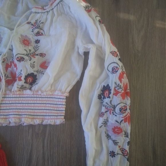 Chelsea & Violet Embroidered Crop Top - Picture 5 of 8